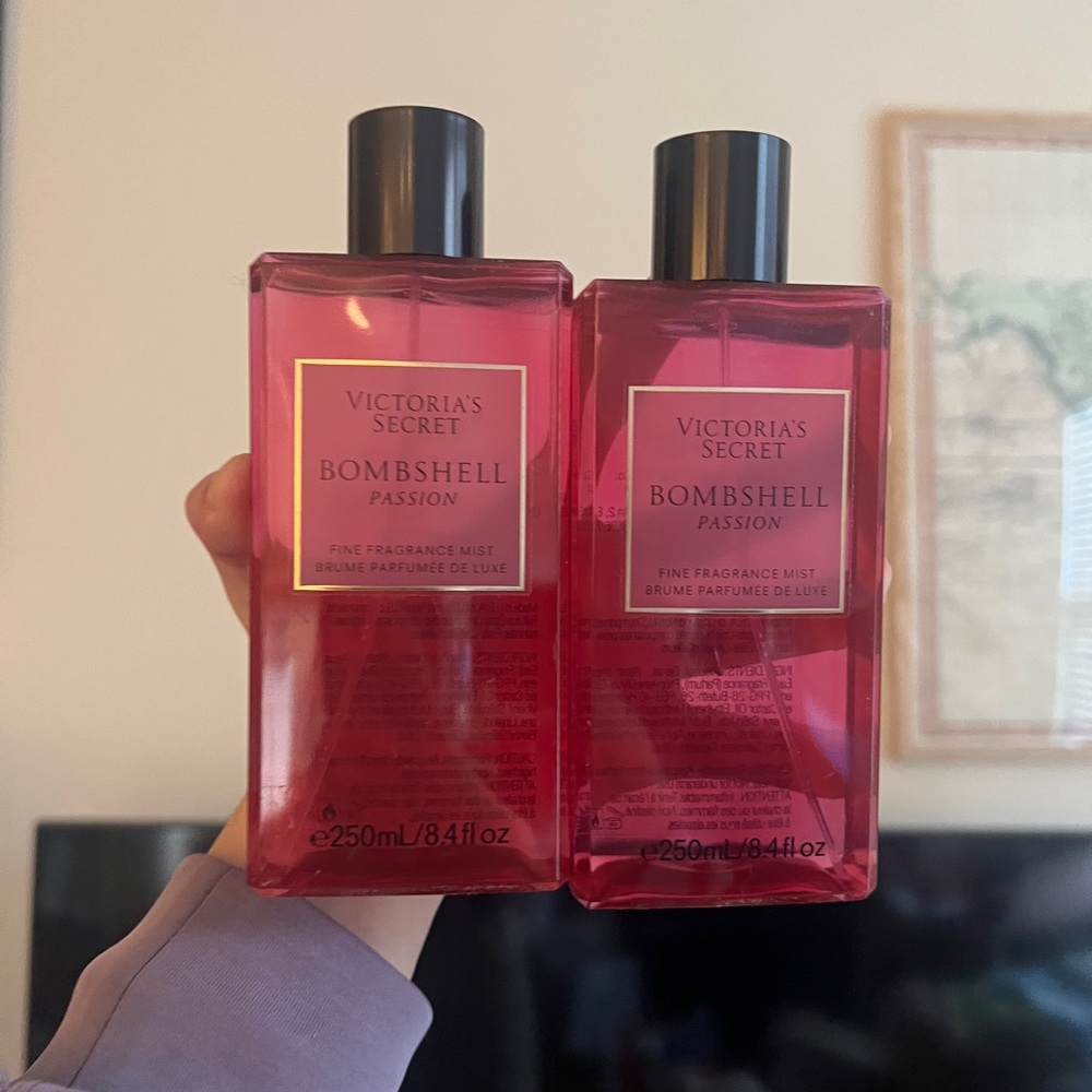 Victoria's Secret Bombshell Passion 8.4oz Mist Set